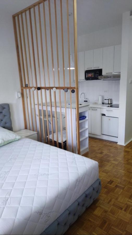 Aik Kula Studio Apartment Ягодина Екстериор снимка